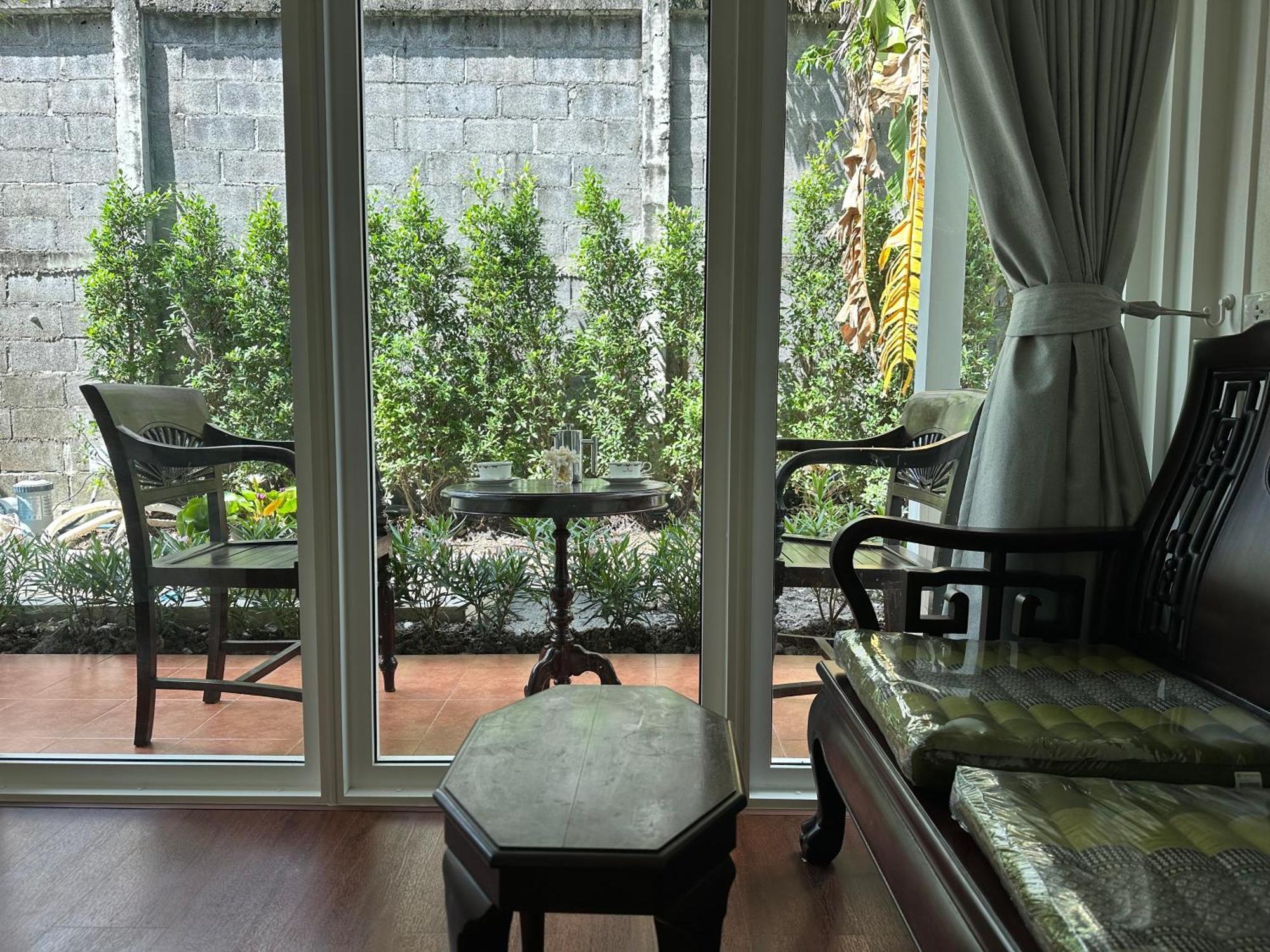 Hotel Baan Debtida Bangkok Exterior foto