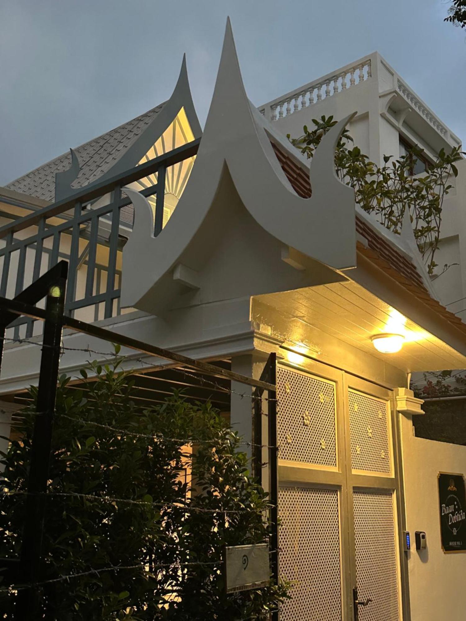 Hotel Baan Debtida Bangkok Exterior foto
